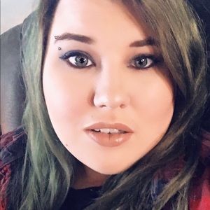 Meet your Posher, Hailey